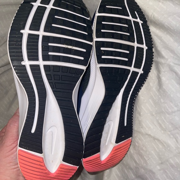 Nike Quest Women’s Sneakers, size 9, gently used - Picture 7 of 7